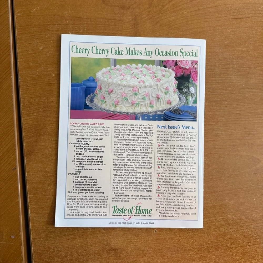 Taste‎ of Home Magazine with Red and Pink Strawberry Cake Cover